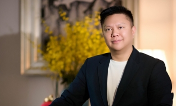 Mở Hộp quà Long Mã cùng Mr. Valentin Trần - Chủ tịch Miss Universe Việt Nam 